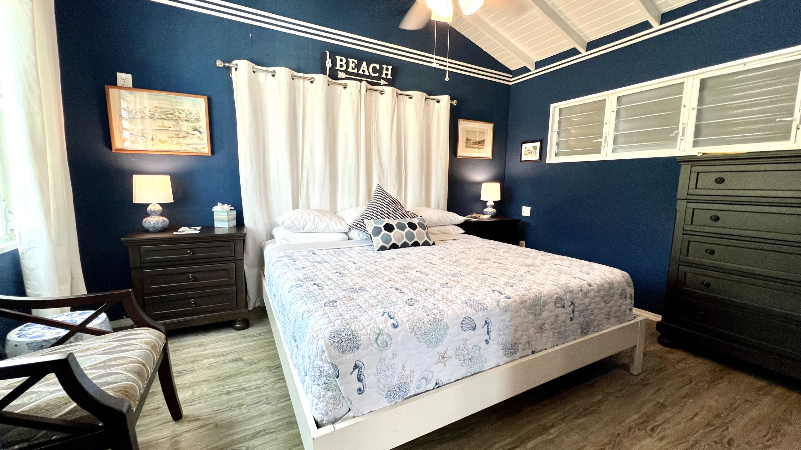 Crows Nest 2025 2 Crows next cottage interior bed